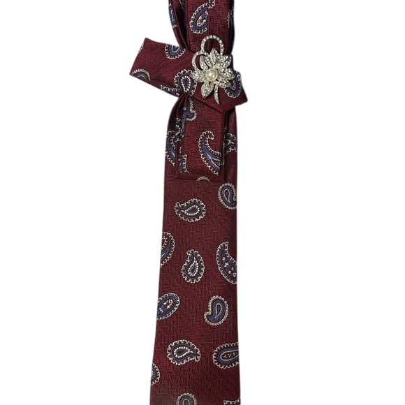 Jos. A. Bank burgundy Necktie Necklace with Ornate Silver-Toned Brooch - Picture 1 of 1